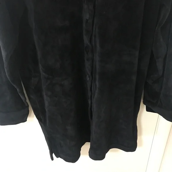 Vintage Erika collection black velvet long sleeve button down shirt - Picture 7 of 9
